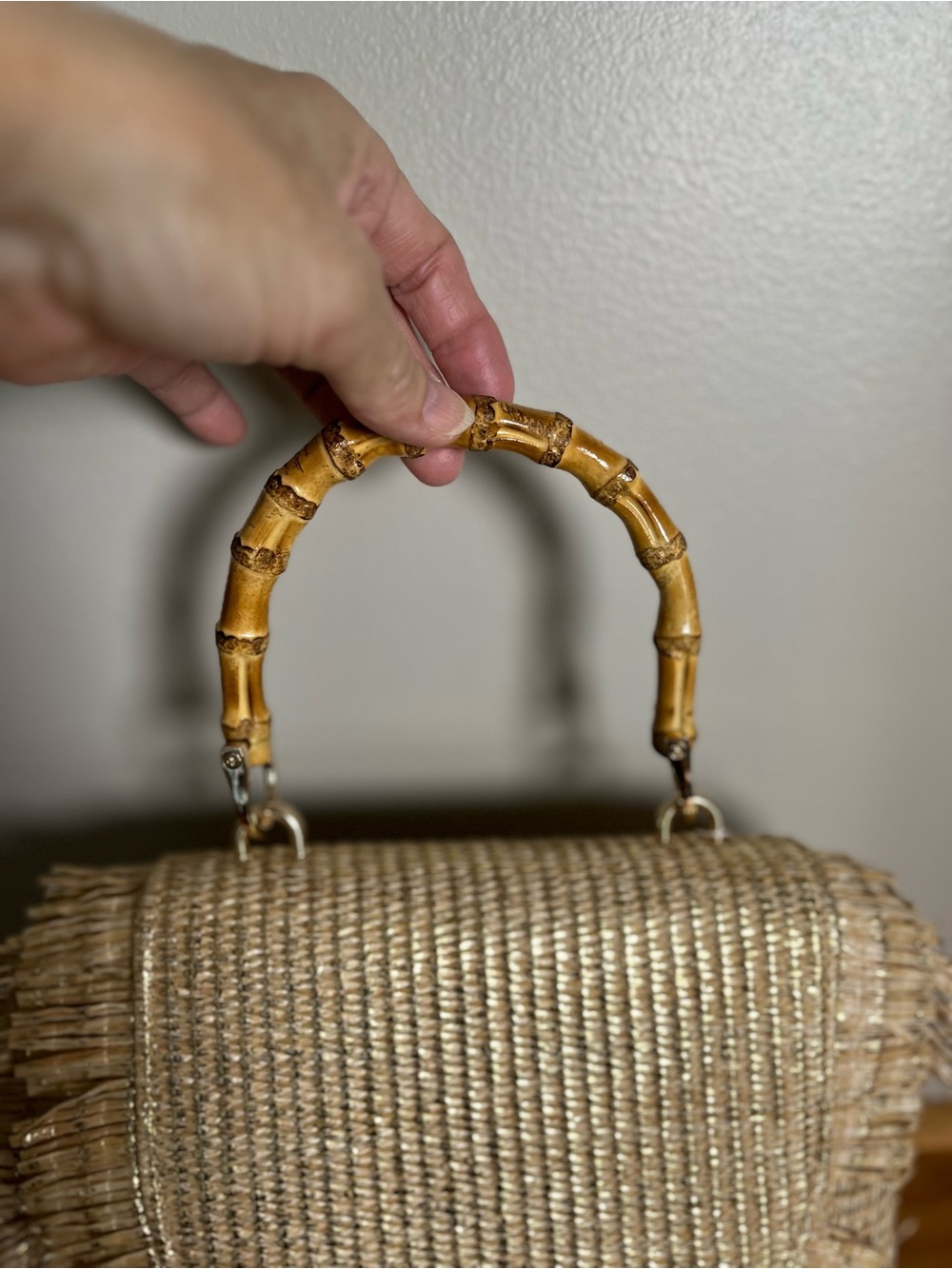 New Tommy Bahama gold bamboo raffia fringe crossbody hand bag purse - Picture 5 of 16